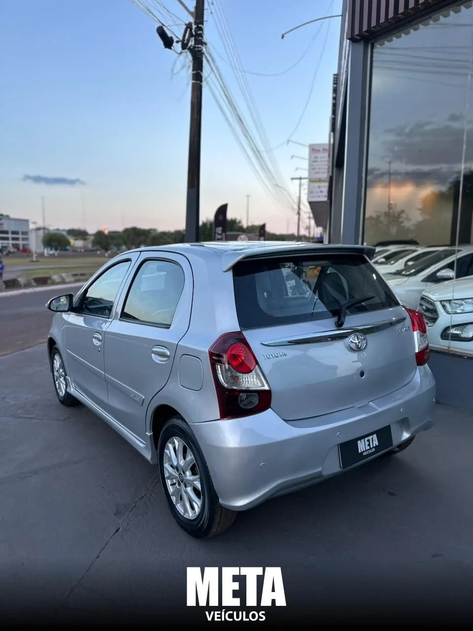 Toyota Etios HB Platinum 1.5 2017 — foto 4
