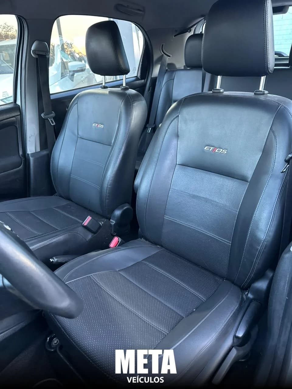 Toyota Etios HB Platinum 1.5 2017 — foto 6